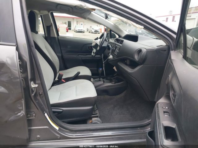 JTDKDTB30G1123758 Toyota Prius C One