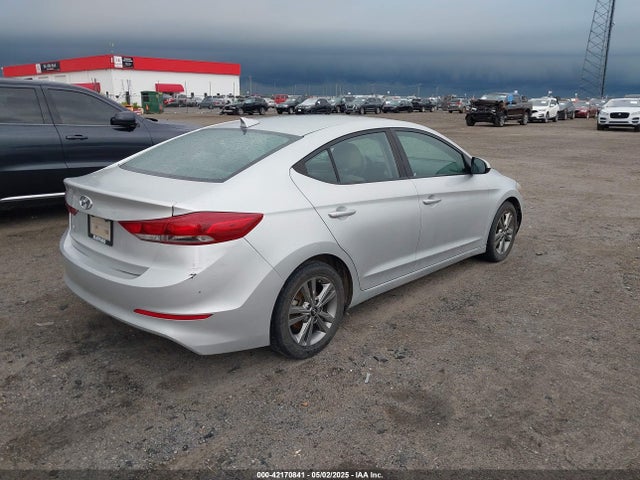 5NPD84LF4JH305510 Hyundai ELANTRA SEL