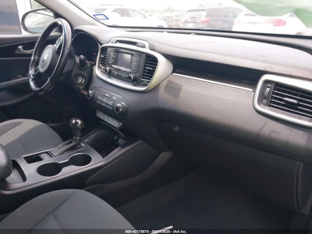 5XYPGDA50GG112670 KIA Sorento 3.3l Lx