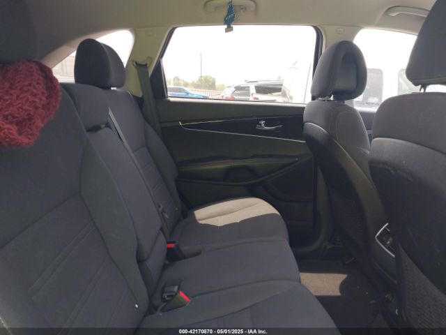 5XYPGDA50GG112670 KIA Sorento 3.3l Lx