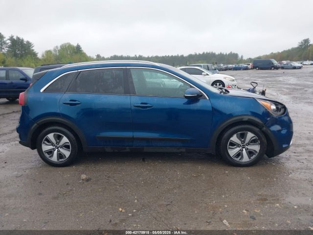 KNDCC3LC2J5176287 KIA NIRO EX