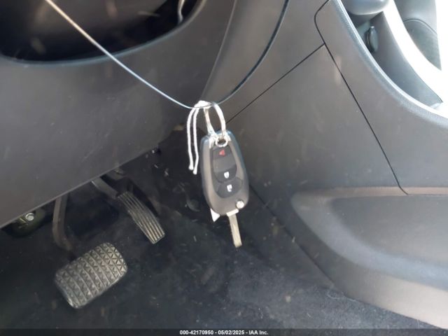 KL7CJKSB9LB067027 Chevrolet Trax Fwd Ls