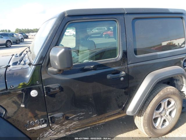 1C4HJXAG6MW744998 Jeep Wrangler Sport S 4x4