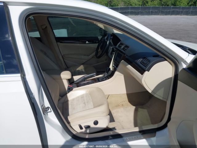 1VWCT7A36EC101150 Volkswagen Passat 1.8t Sel Premium