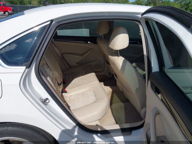 1VWCT7A36EC101150 Volkswagen Passat 1.8t Sel Premium