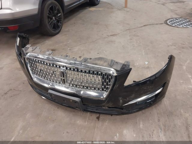 5LMCJ1D95KUL17768 Lincoln Mkc Standard
