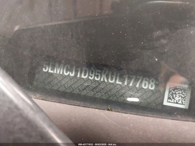 5LMCJ1D95KUL17768 Lincoln Mkc Standard
