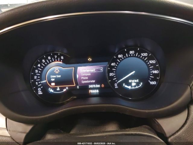 5LMCJ1D95KUL17768 Lincoln Mkc Standard
