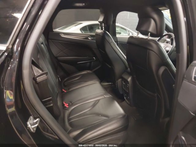 5LMCJ1D95KUL17768 Lincoln Mkc Standard