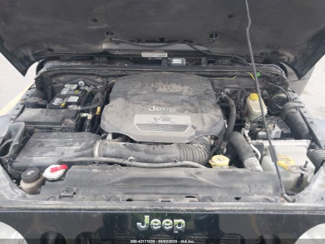 1C4BJWEG2EL122962 Jeep Wrangler Unlimited Sahara