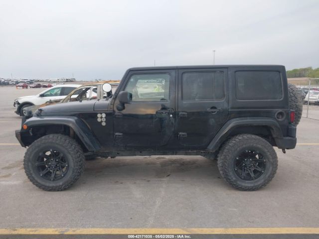 1C4BJWEG2EL122962 Jeep Wrangler Unlimited Sahara