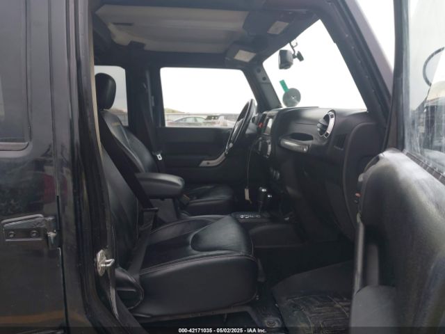 1C4BJWEG2EL122962 Jeep Wrangler Unlimited Sahara