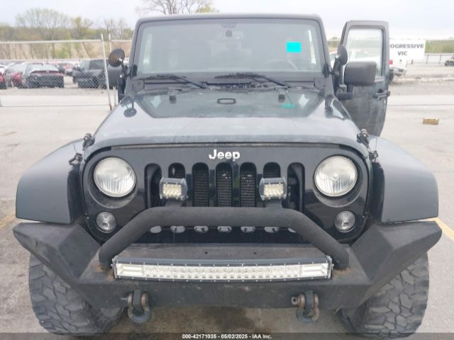 1C4BJWEG2EL122962 Jeep Wrangler Unlimited Sahara