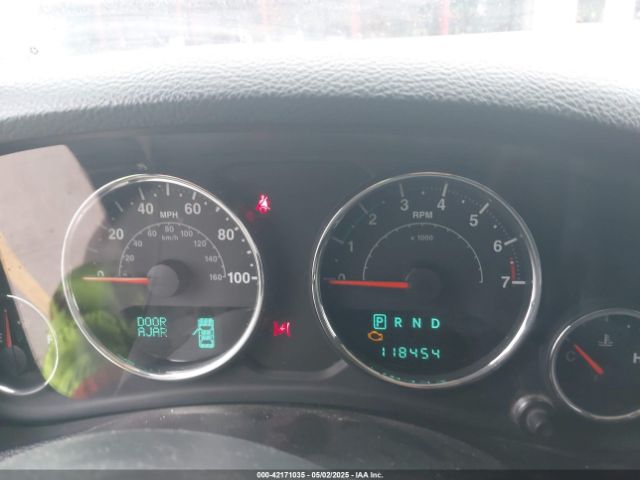 1C4BJWEG2EL122962 Jeep Wrangler Unlimited Sahara