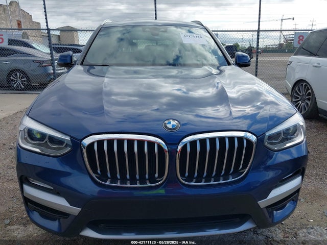 BMW X3 2018 5UXTR9C56JLC81642 Image 12