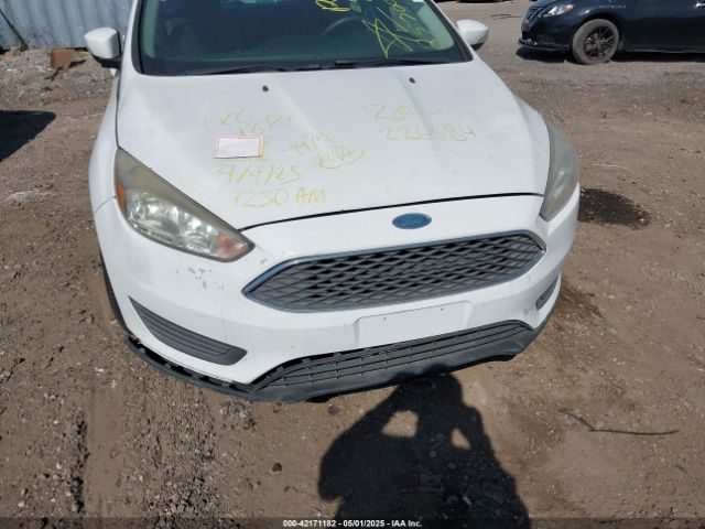 1FADP3K21FL307090 Ford FOCUS SE