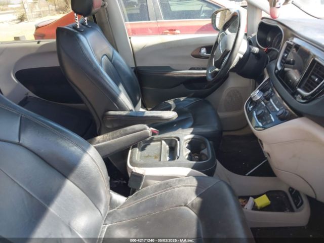 2C4RC1BG0HR826881 Chrysler Pacifica Touring-l