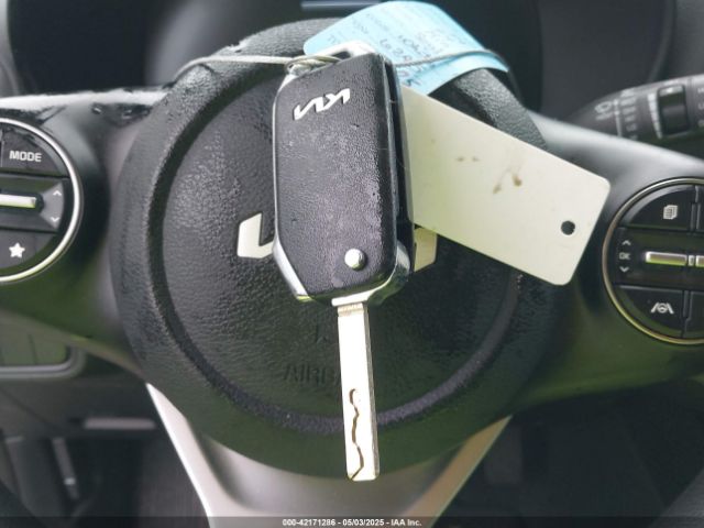KNDJ23AU7R7906295 KIA SOUL LX