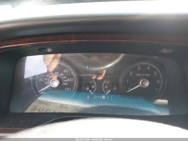 2009 LINCOLN TOWN CAR 2LNHM82V69X605777 Photo 6