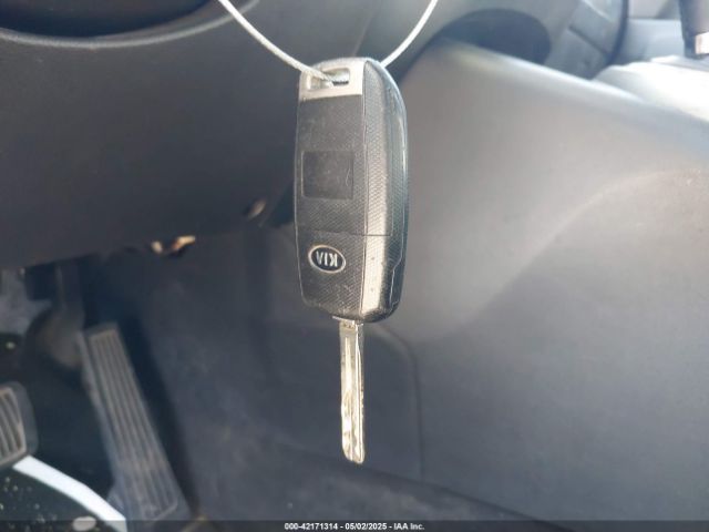 KNDPB3AC9F7737488 KIA Sportage Lx