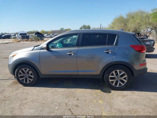 KNDPB3AC9F7737488 KIA Sportage Lx