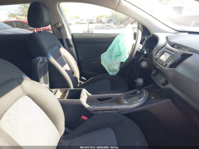 KNDPB3AC9F7737488 KIA Sportage Lx