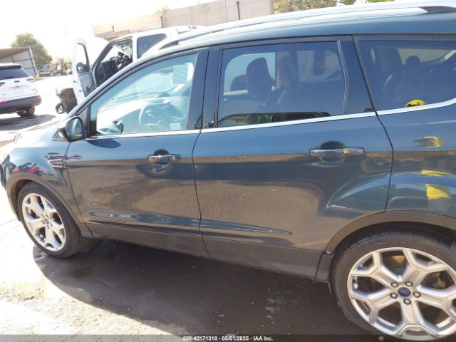 1FMCU9J90KUB69249 Ford Escape Titanium