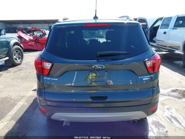 1FMCU9J90KUB69249 Ford Escape Titanium