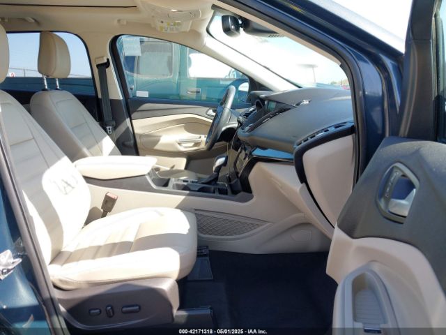 1FMCU9J90KUB69249 Ford Escape Titanium