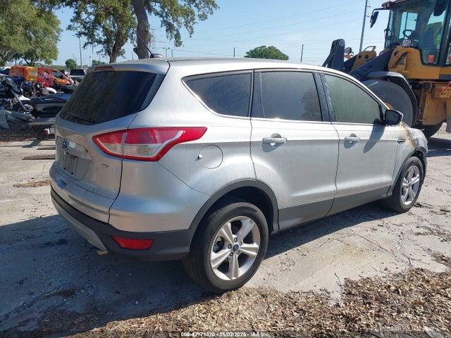 1FMCU0G76GUA61050 Ford ESCAPE SE