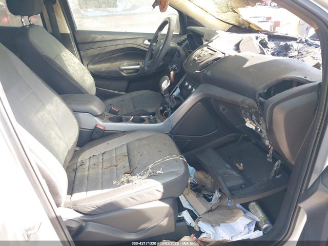 1FMCU0G76GUA61050 Ford ESCAPE SE