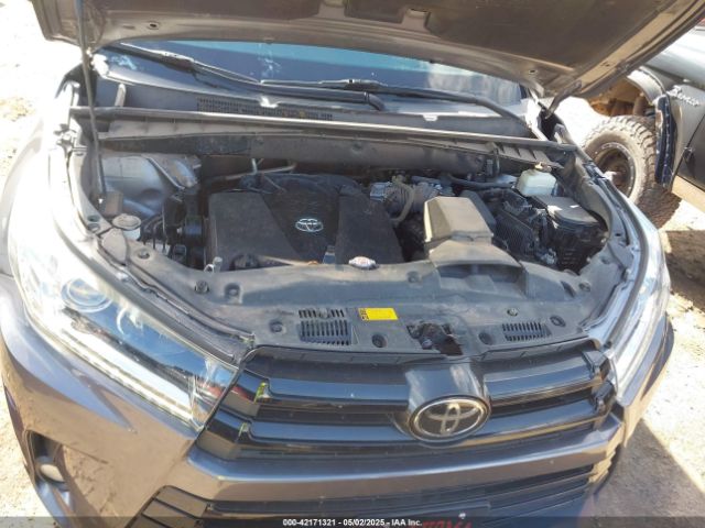 2018 TOYOTA HIGHLANDER 5TDKZRFH4JS548677 Photo 9
