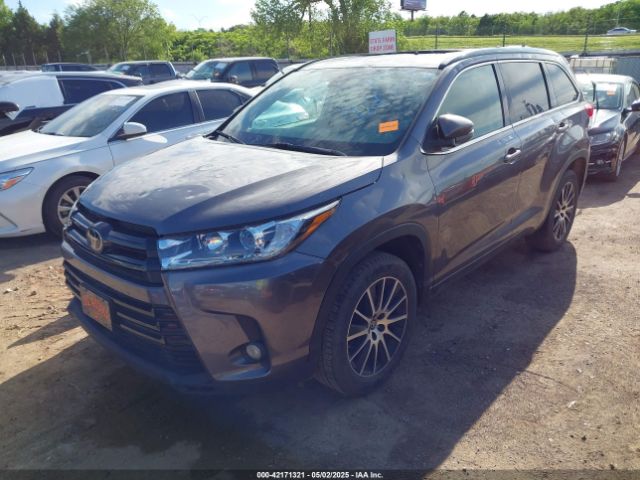 2018 TOYOTA HIGHLANDER 5TDKZRFH4JS548677 Photo 1
