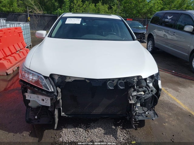 JH4KC1F51EC007682 Acura RLX