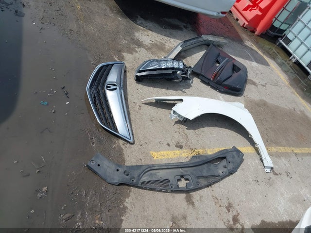 JH4KC1F51EC007682 Acura RLX