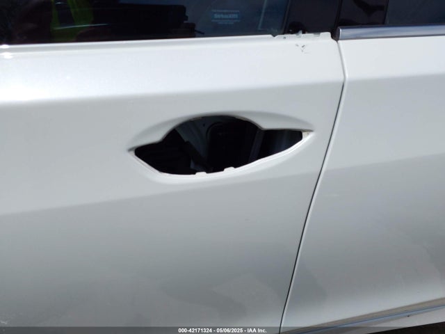 JH4KC1F51EC007682 Acura RLX