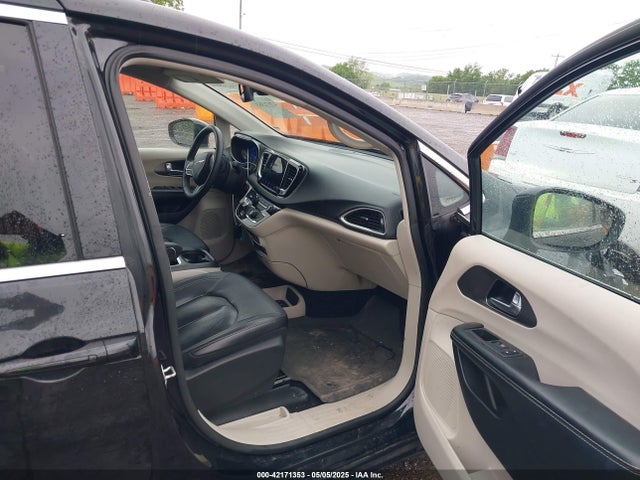 2C4RC1BG2NR112388 Chrysler Pacifica Touring L