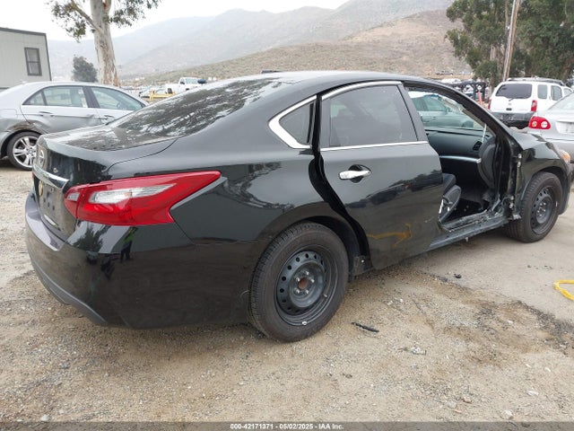 1N4AL3AP7JC473215 Nissan Altima 2.5 S