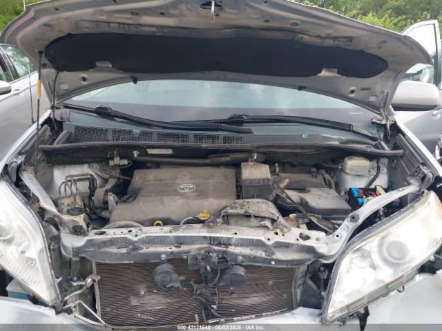 5TDYK3DC6ES488569 Toyota Sienna Xle V6 8 Passenger