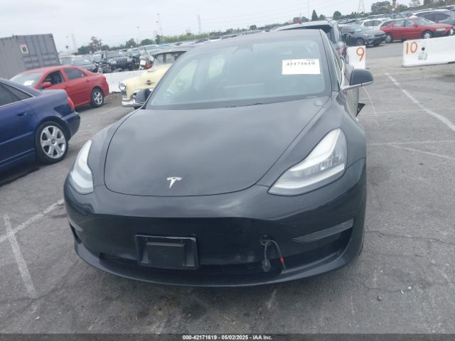 5YJ3E1EB3KF208599 Tesla MODEL 3