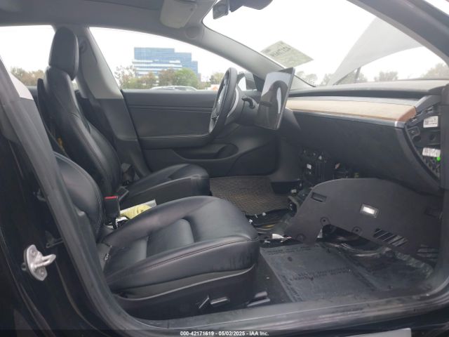 5YJ3E1EB3KF208599 Tesla MODEL 3