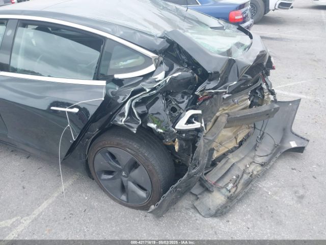 5YJ3E1EB3KF208599 Tesla MODEL 3