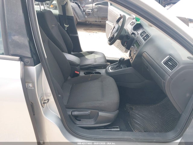3VW2K7AJXEM291076 Volkswagen Jetta 2.0l S