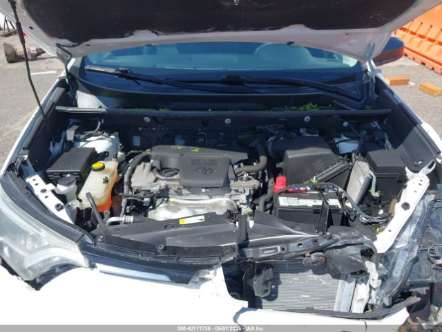 2T3BFREV5GW413960 Toyota RAV4 LE