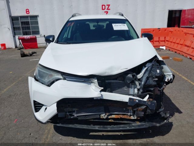 2T3BFREV5GW413960 Toyota RAV4 LE