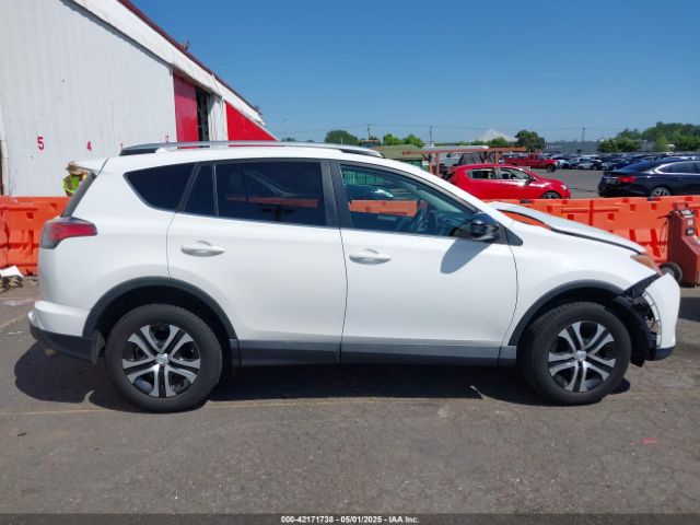 2T3BFREV5GW413960 Toyota RAV4 LE