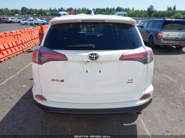 2T3BFREV5GW413960 Toyota RAV4 LE