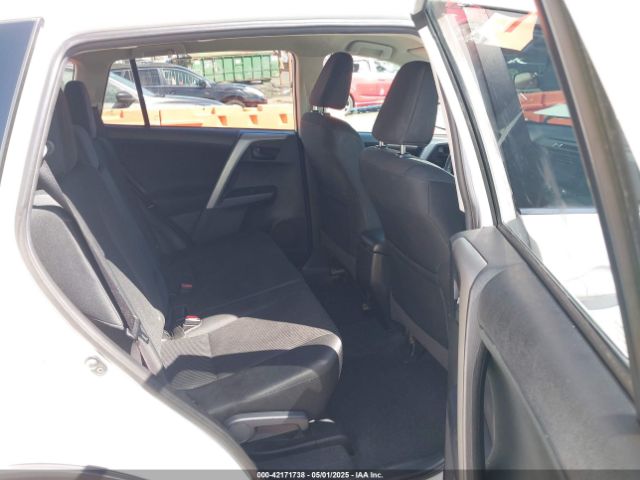 2T3BFREV5GW413960 Toyota RAV4 LE