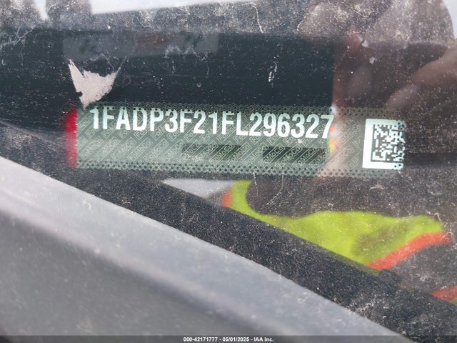 1FADP3F21FL296327 Ford FOCUS SE