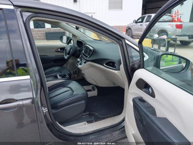 2C4RC1DG2MR542658 Chrysler Voyager Lxi